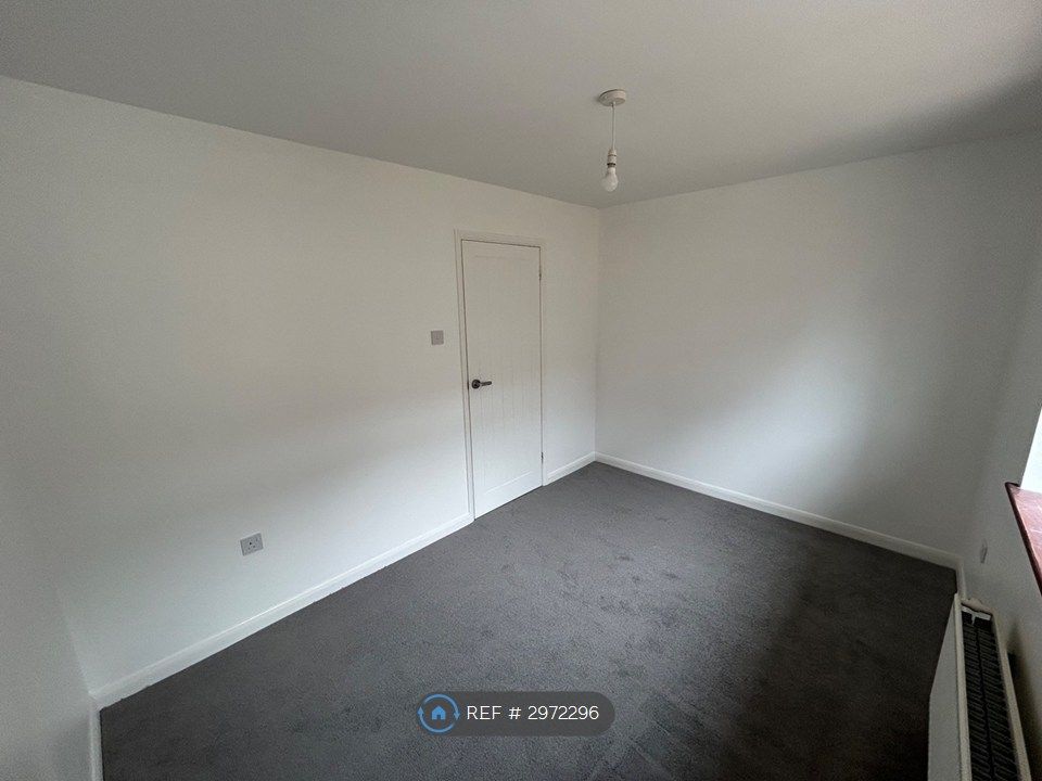 Property photo 2 of 10 Bedroom 3