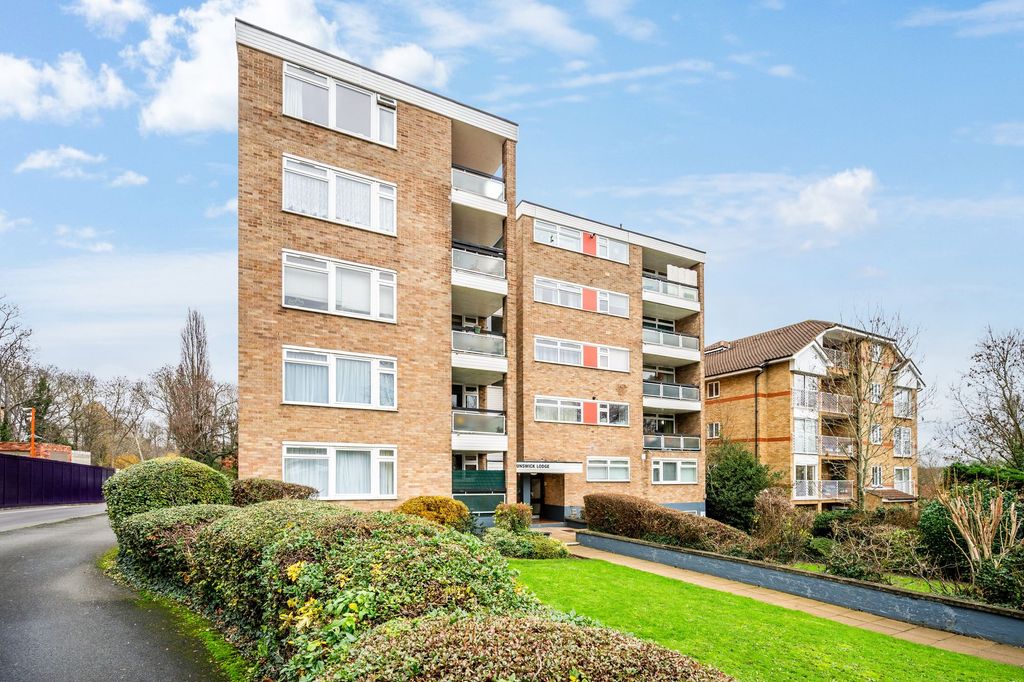 Property photo 1 of 9