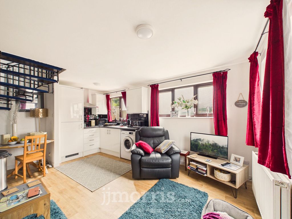 Property photo 2 of 15