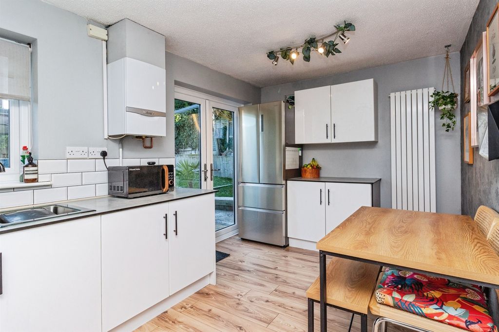 Property photo 3 of 21