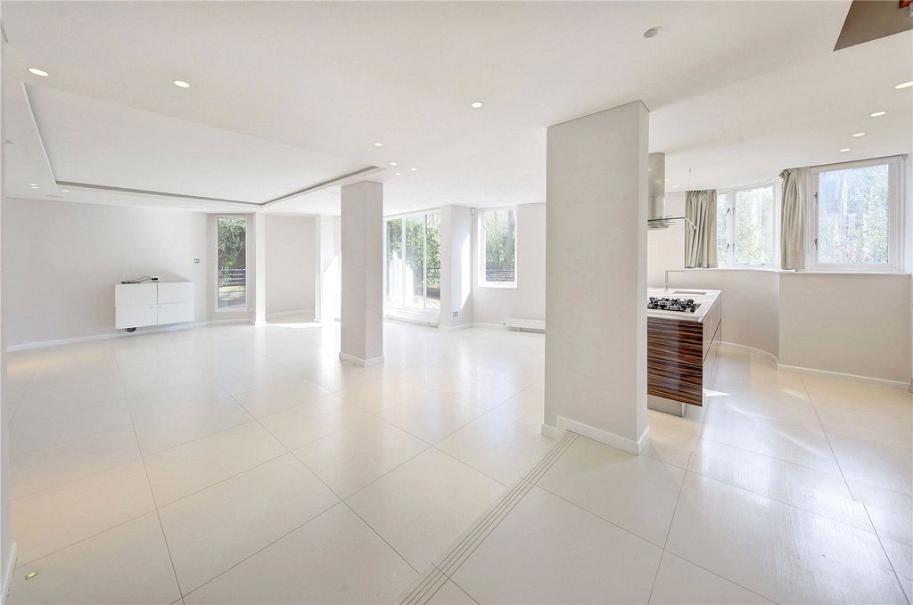 Property photo 3 of 16 Picture No. 14