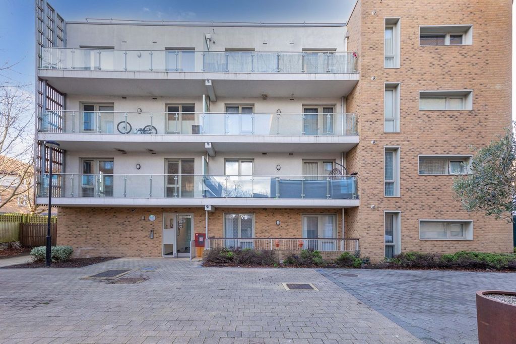 Property photo 2 of 15