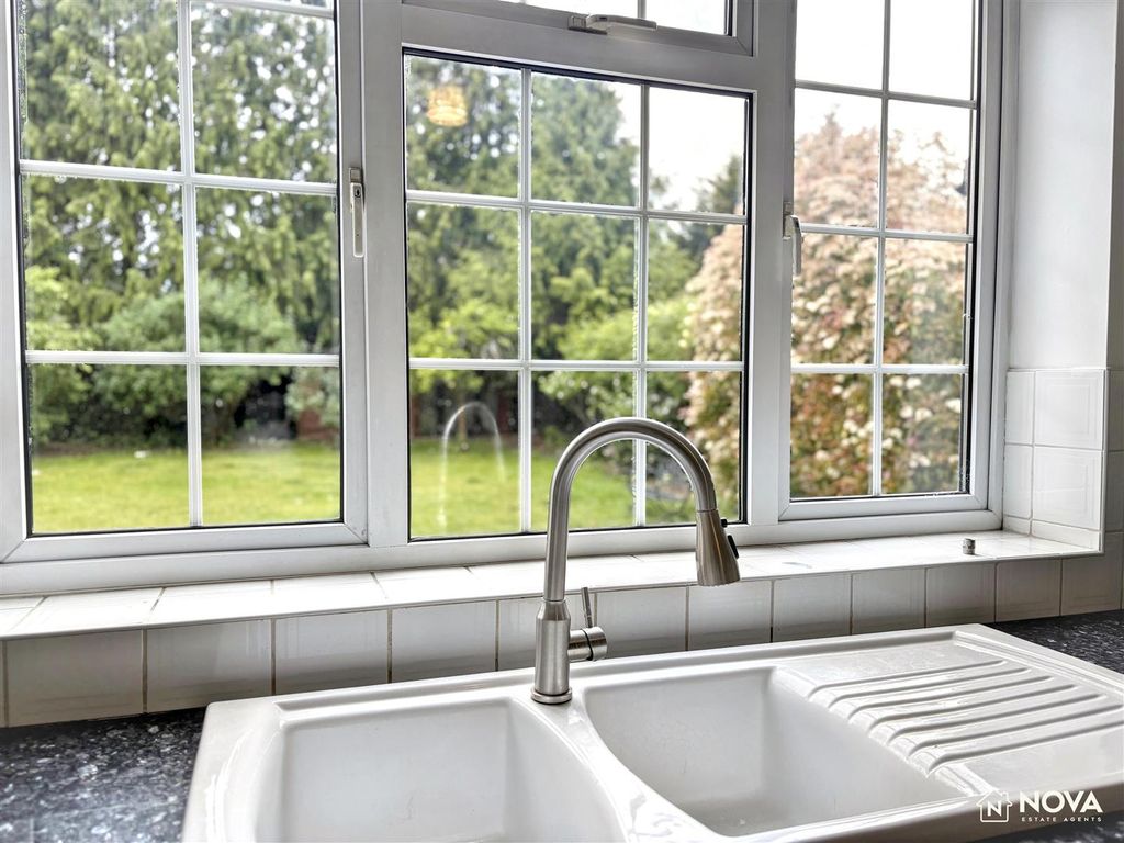 Additional image 9 of 4 bed detached house for saleOld Bedford Road, Luton LU2