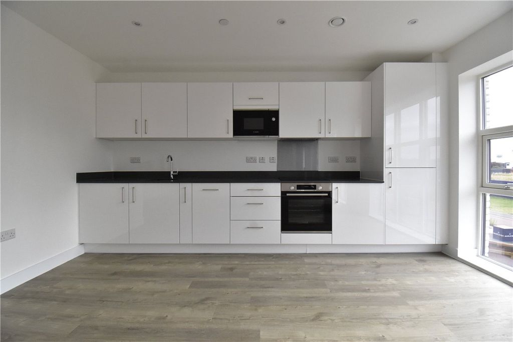 Property photo 2 of 14 Picture No. 04