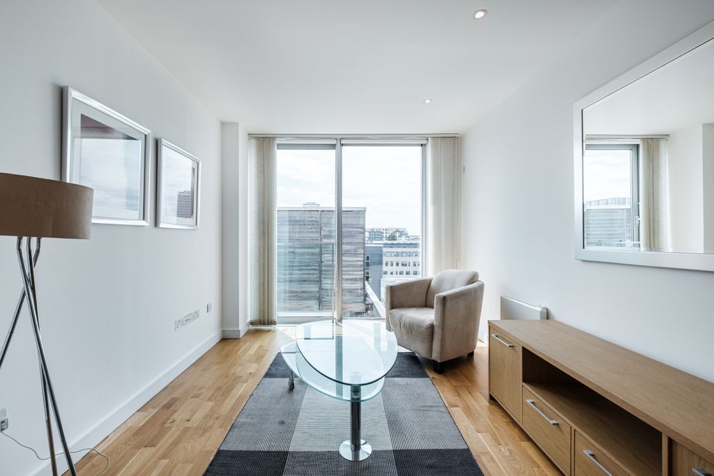 Property photo 1 of 12 Luna House