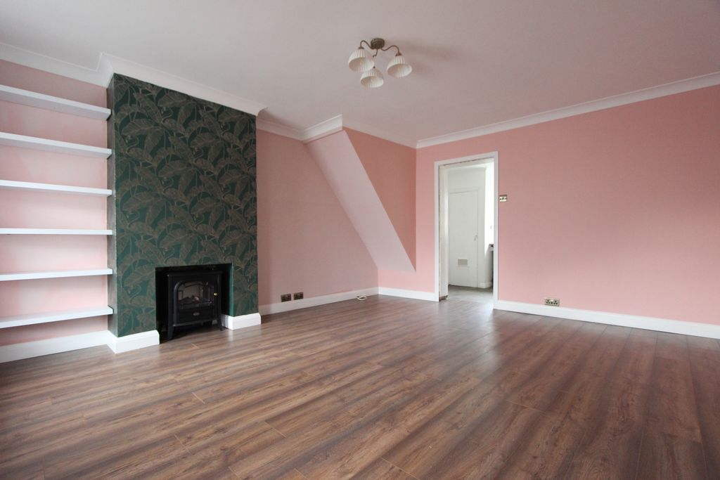 Property photo 2 of 11 Photo 8