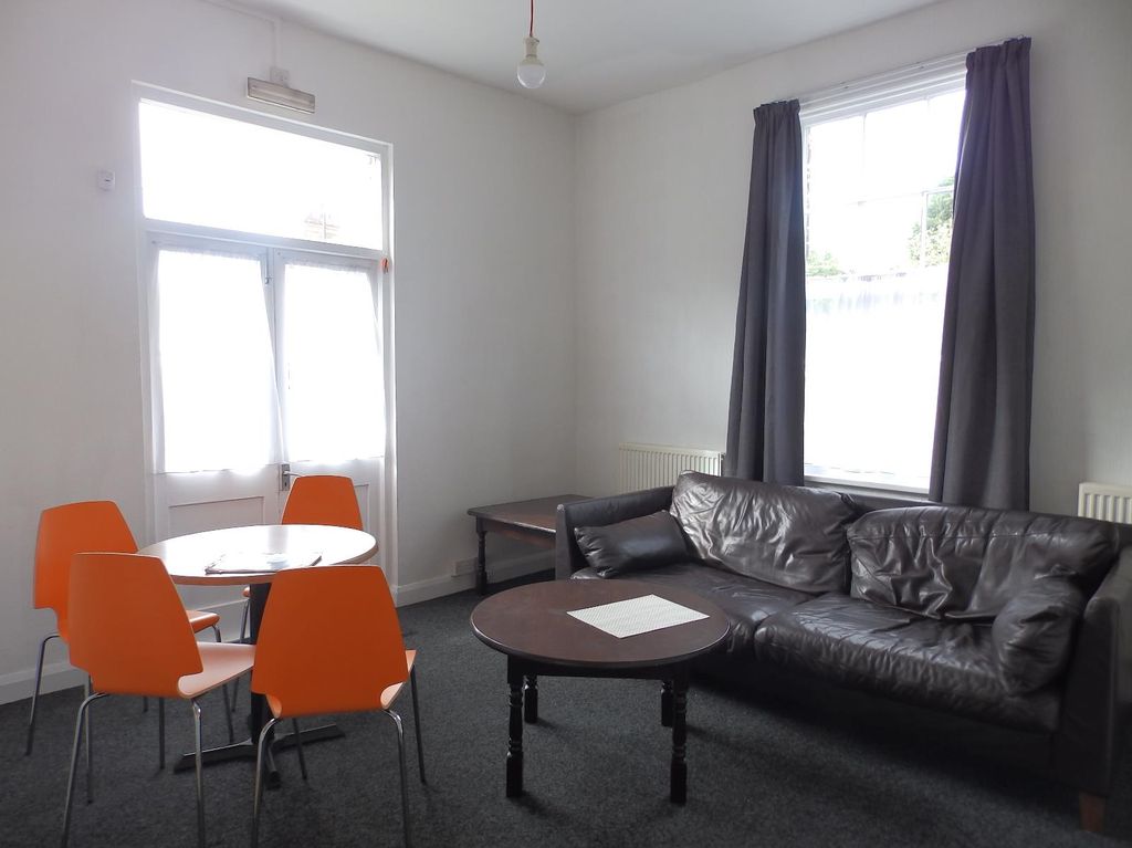 Property photo 2 of 5 Picture 2