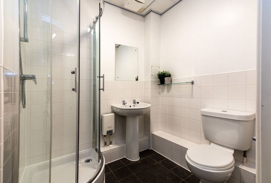 Property photo 3 of 47