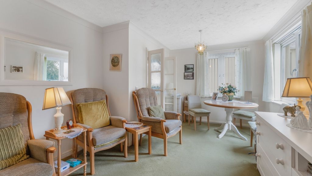 Property photo 2 of 6