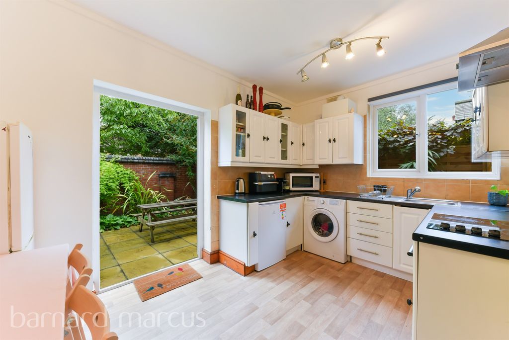 Property photo 2 of 12