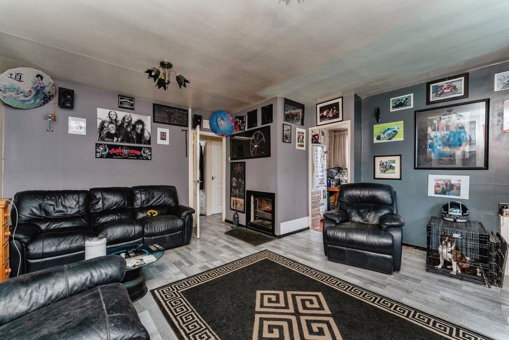 Property photo 3 of 20 Pbox-Img.Jpg
