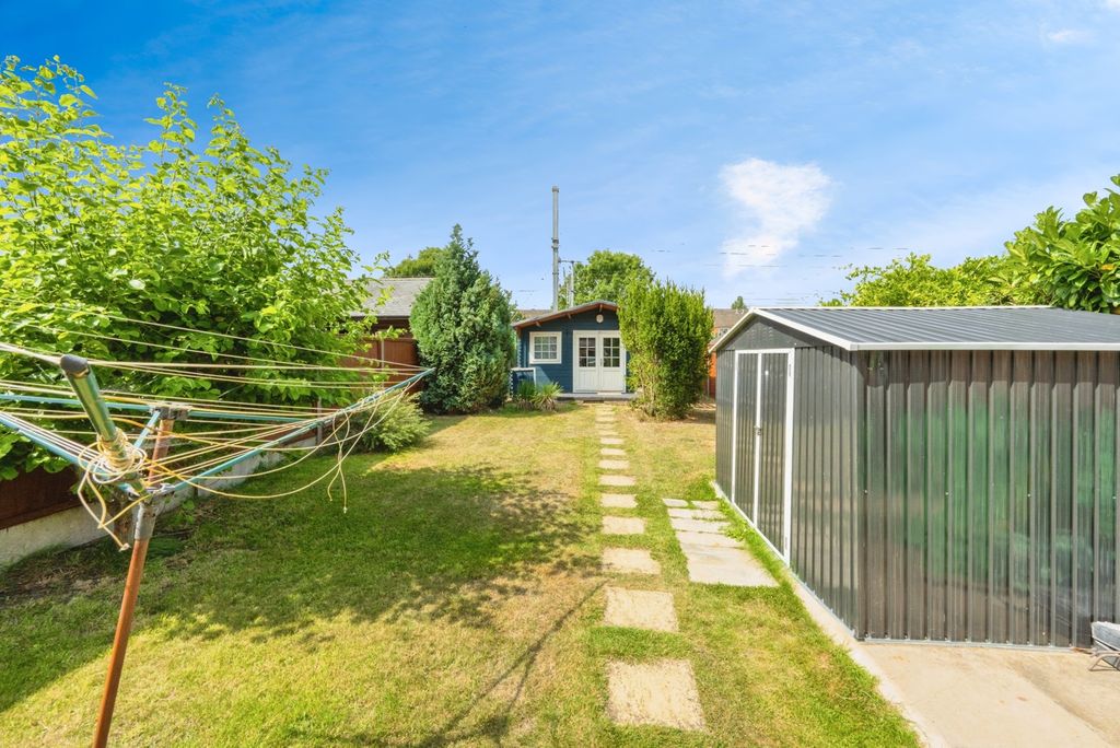 Property photo 2 of 17 Photo