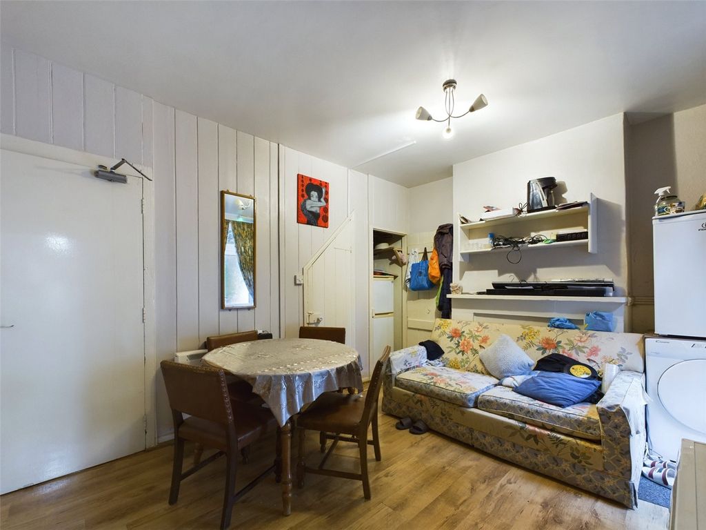 Property photo 3 of 11 Sitting/Dining