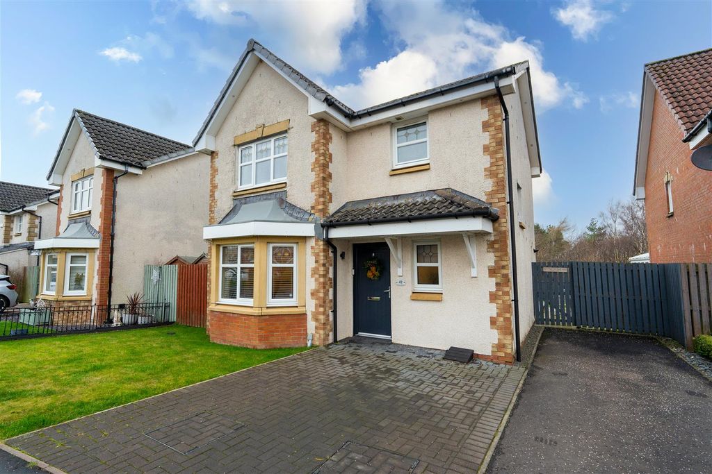 Property photo 2 of 15 External.Front.Jpg