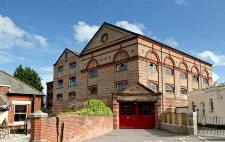 Property photo 1 of 17