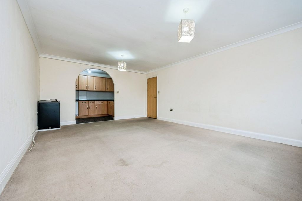 Property photo 2 of 11