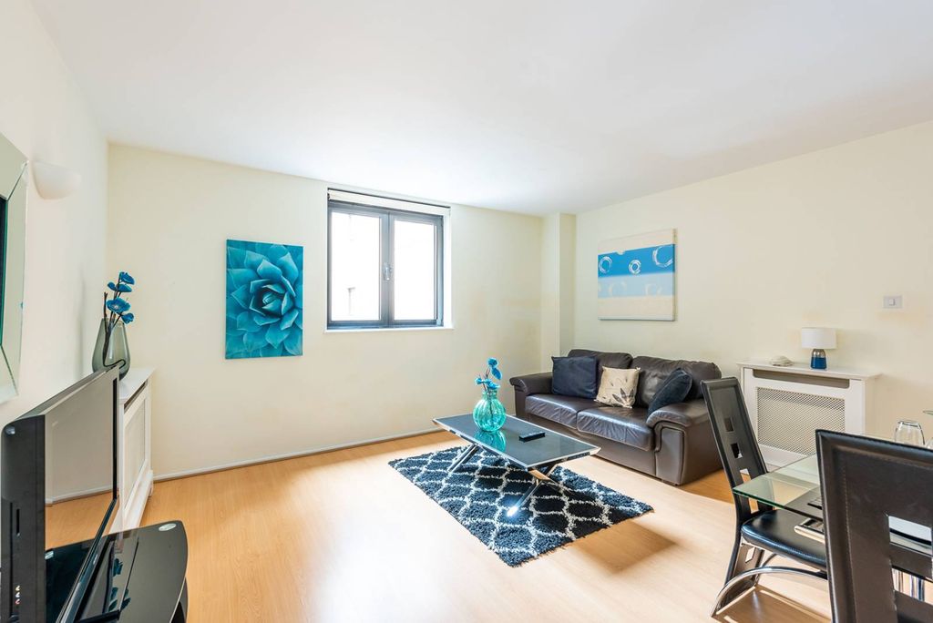 Property photo 1 of 6