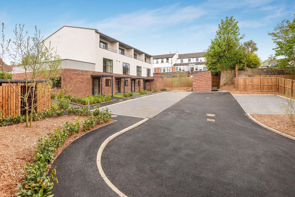Property photo 1 of 19 External