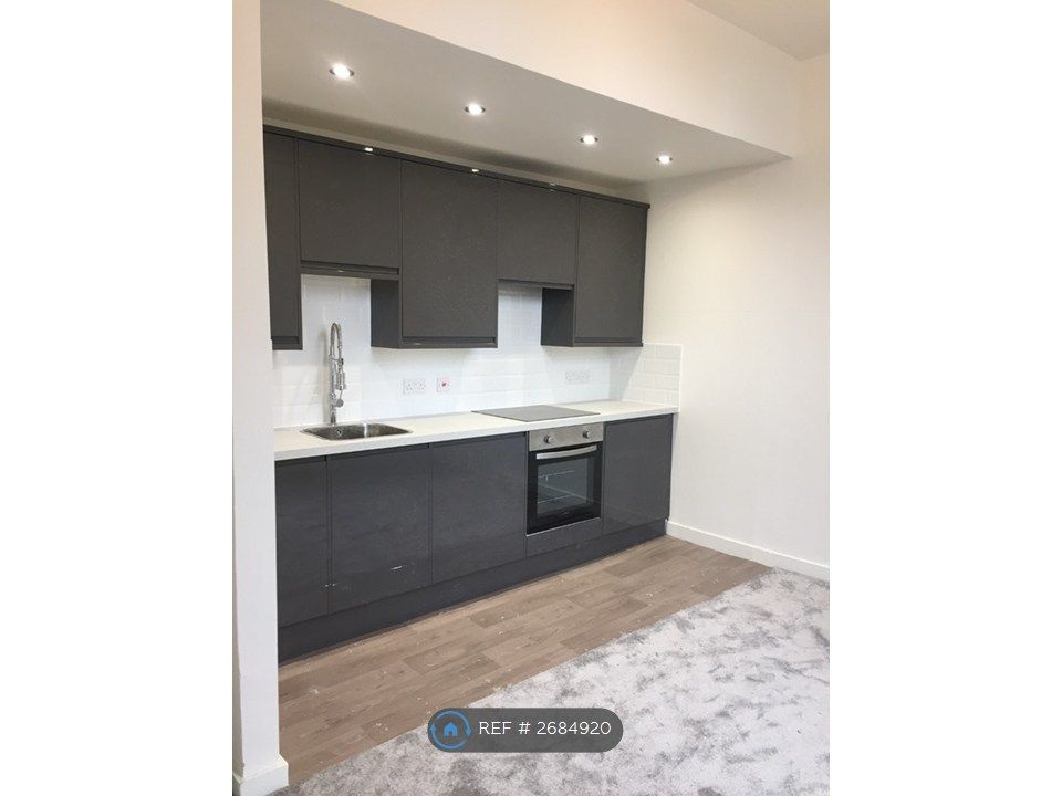 Property photo 1 of 18 Modern Kitchen