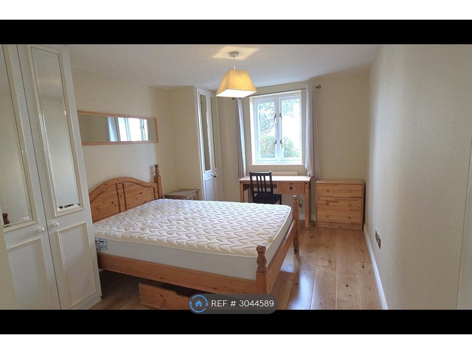 Property photo 3 of 11 Ensuite Bedroom, River View