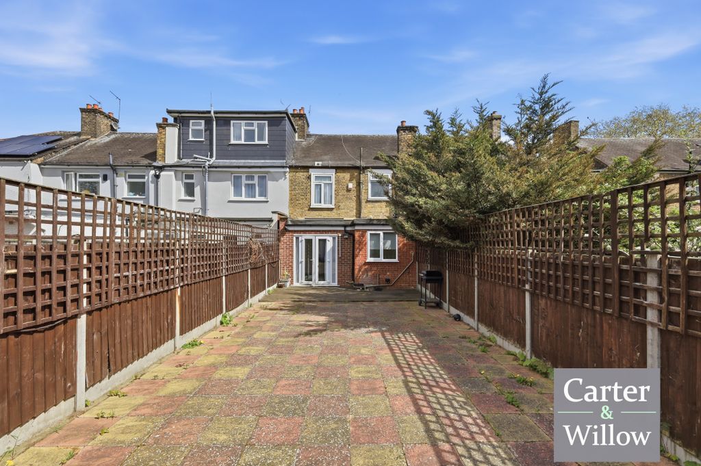 Property photo 2 of 20