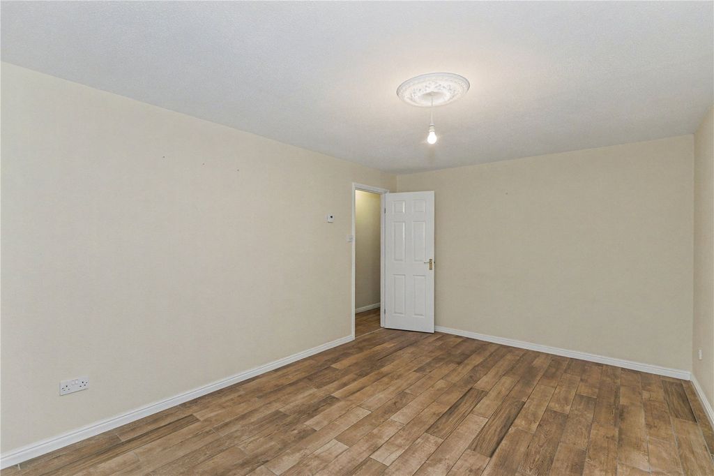 Property photo 2 of 12 Picture No. 07