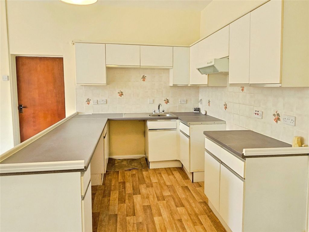 Property photo 3 of 8 Kitchen