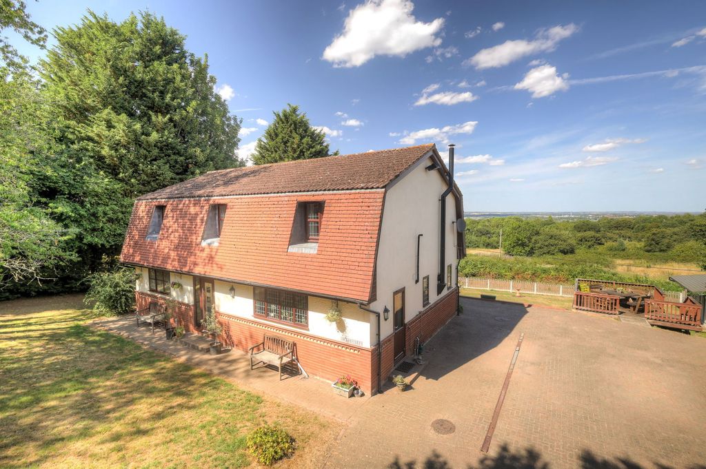 Property photo 3 of 40