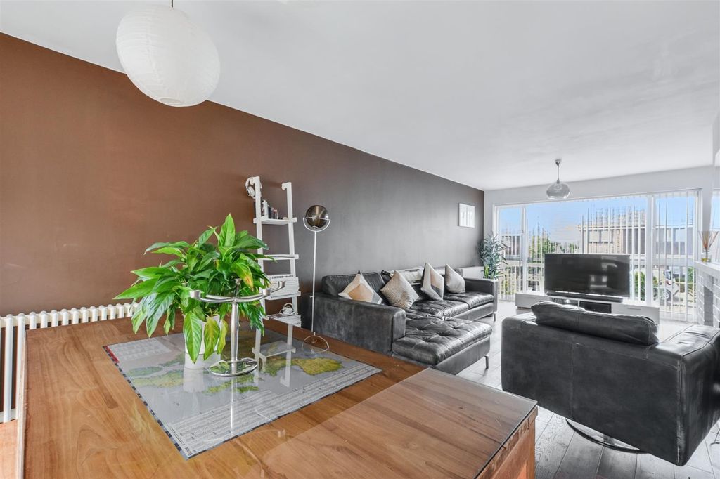 Property photo 2 of 43 Lounge Diner_2.Jpeg