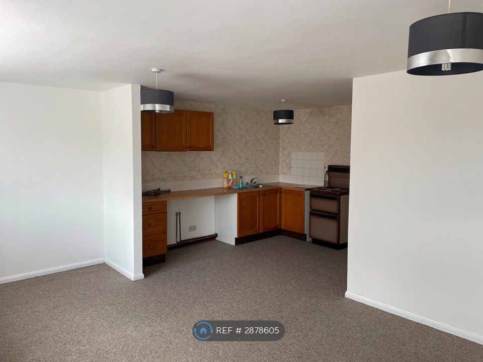 Property photo 2 of 11 Kitchen