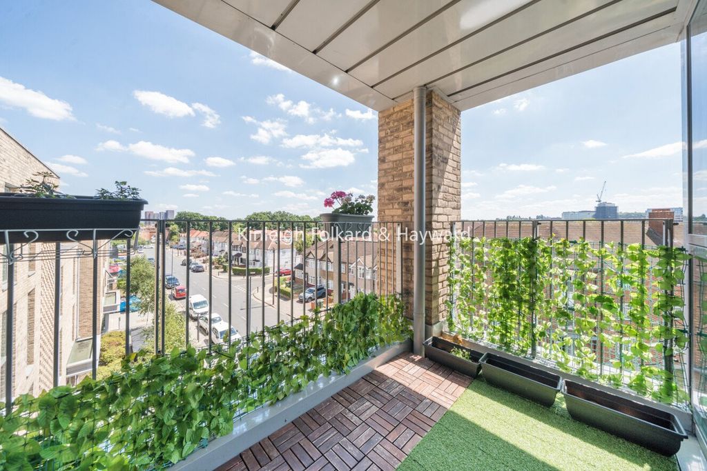 Property photo 3 of 10 Picture No. 02