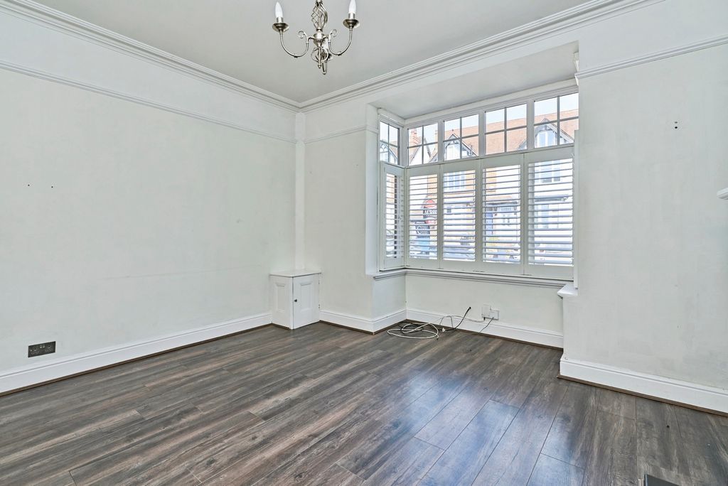 Property photo 3 of 17 Pbox-Img.Jpg