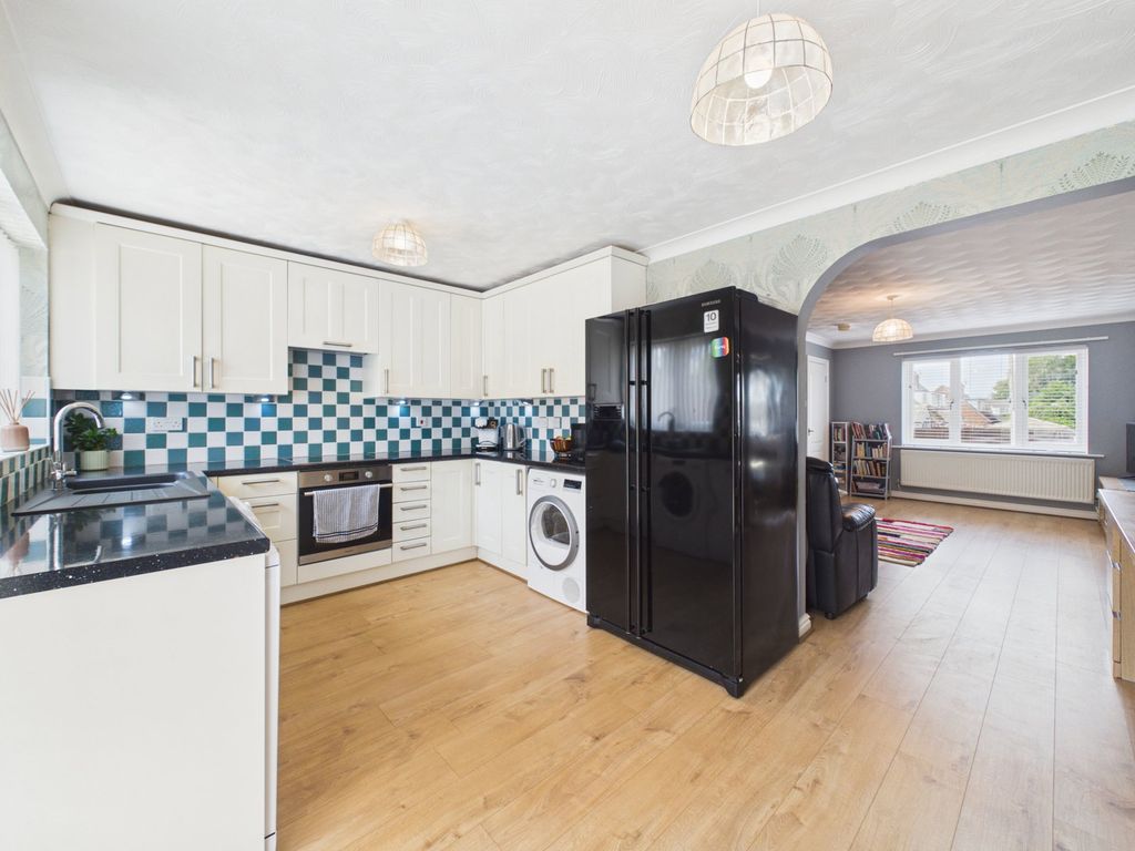Property photo 3 of 34