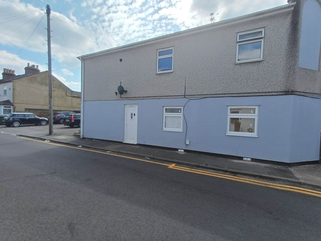 Property photo 1 of 8