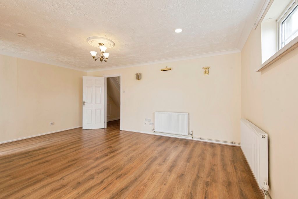 Property photo 3 of 19 Pbox-Img.Jpg