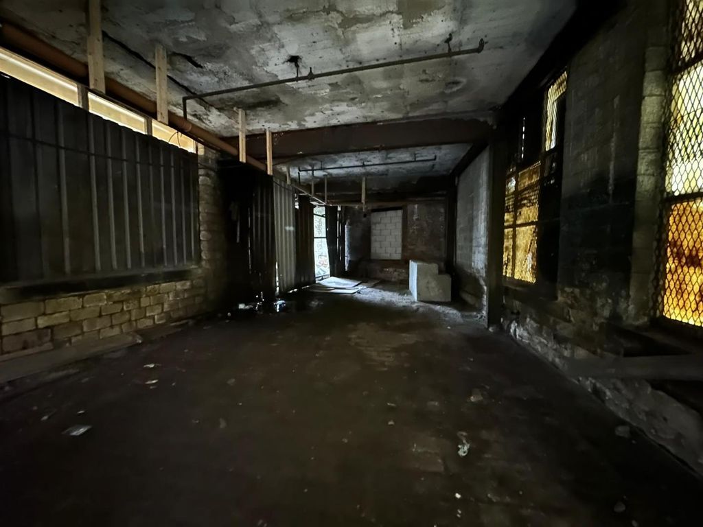 Property photo 3 of 16 Unit 10, Colne Valley Business Park