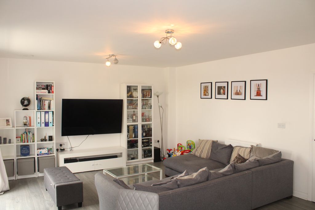 Property photo 2 of 8 Lounge Area