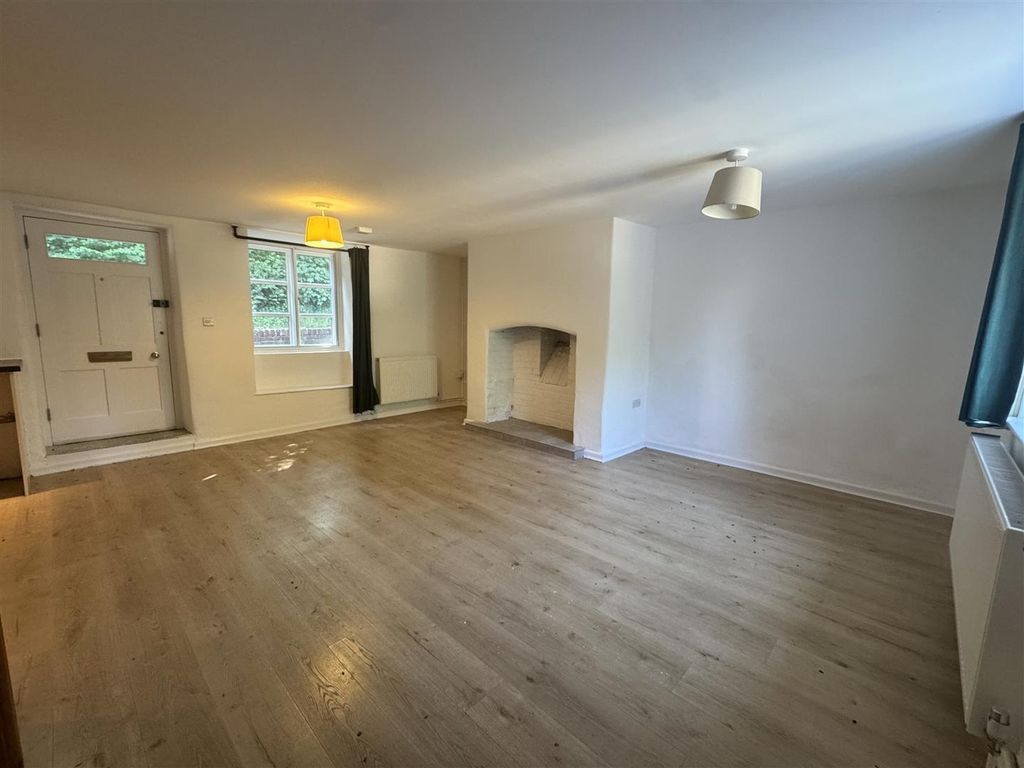 Property photo 3 of 13 Sitting Room