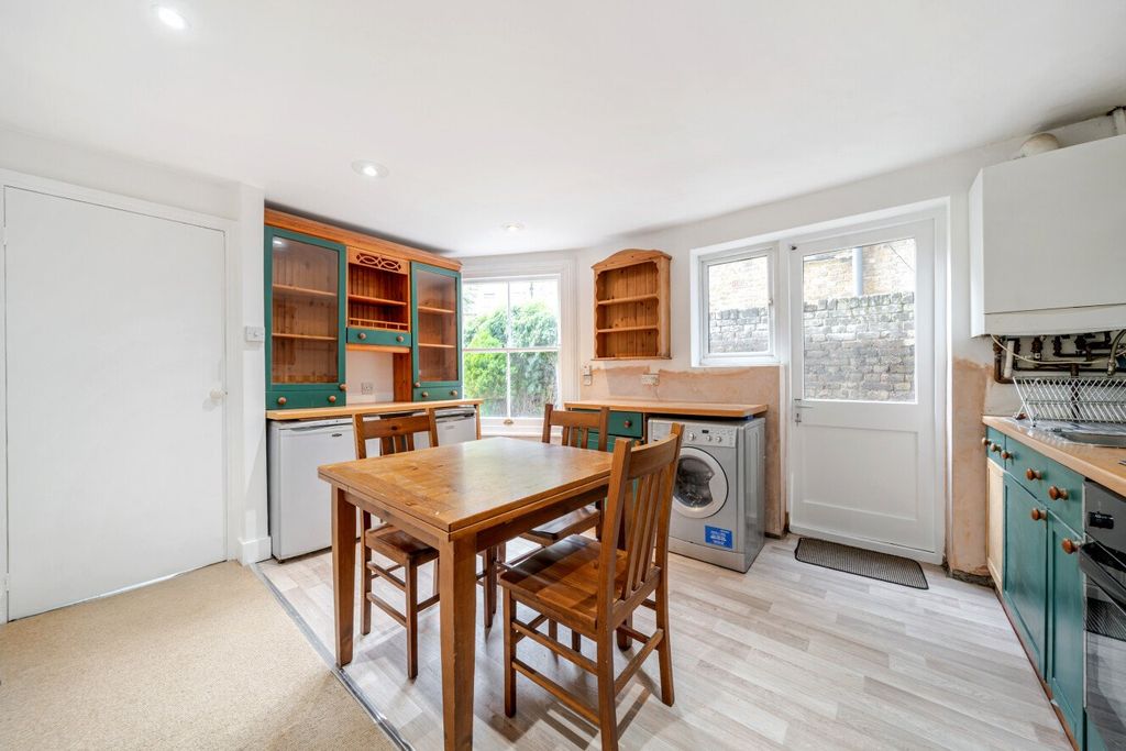 Property photo 2 of 15 Picture No. 23