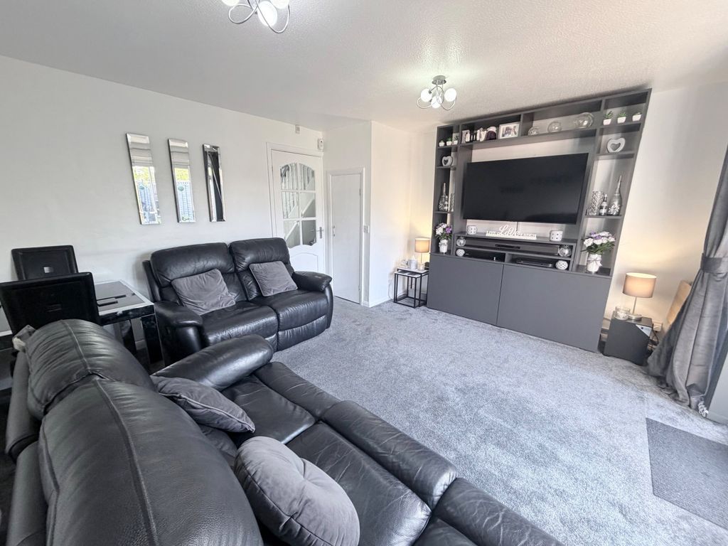 Property photo 3 of 26