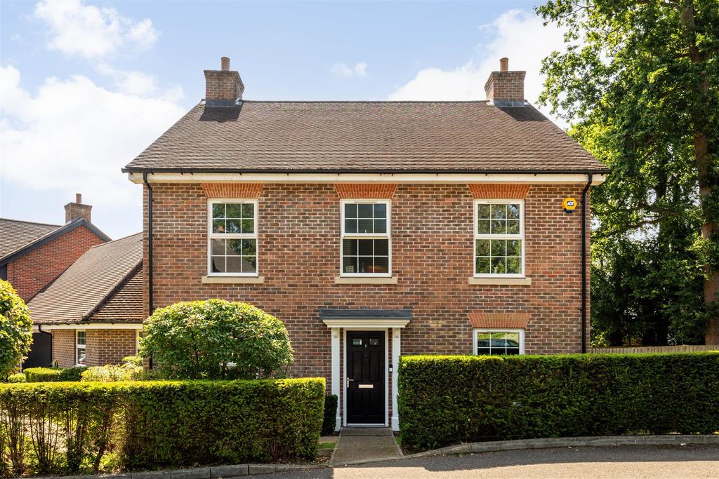 Property photo 1 of 22 2 Pasture Wood Close-36.Jpg