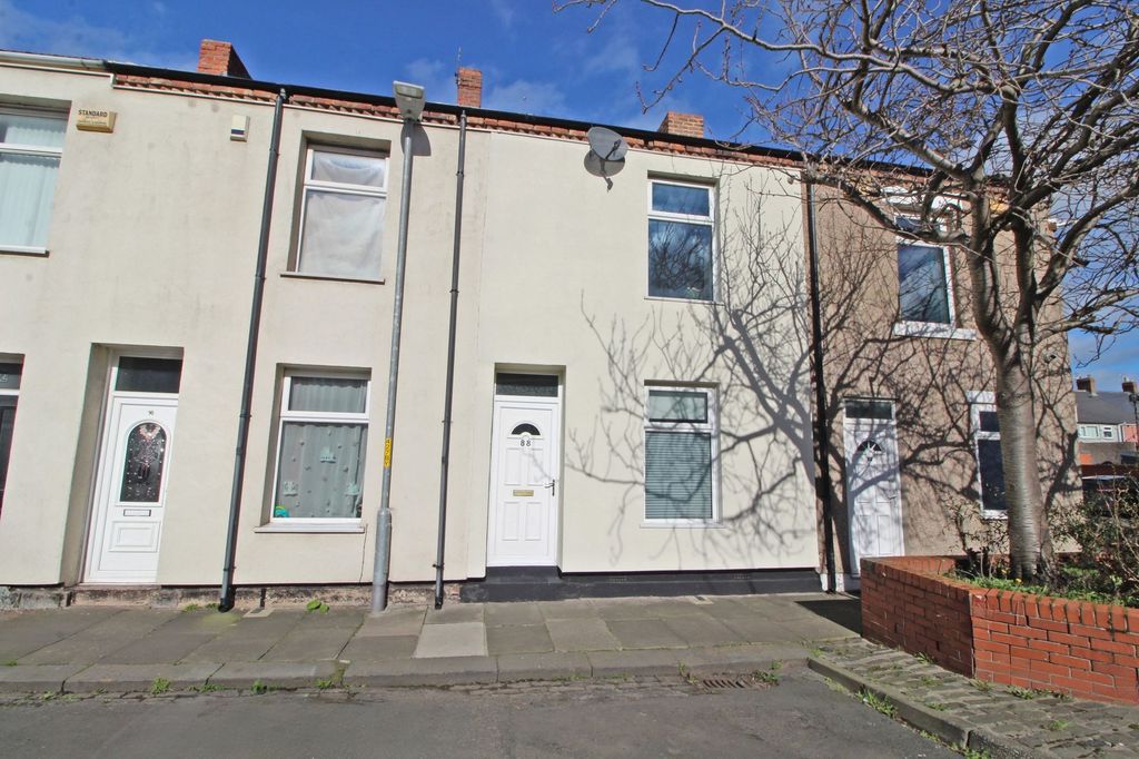 Property photo 1 of 17 External
