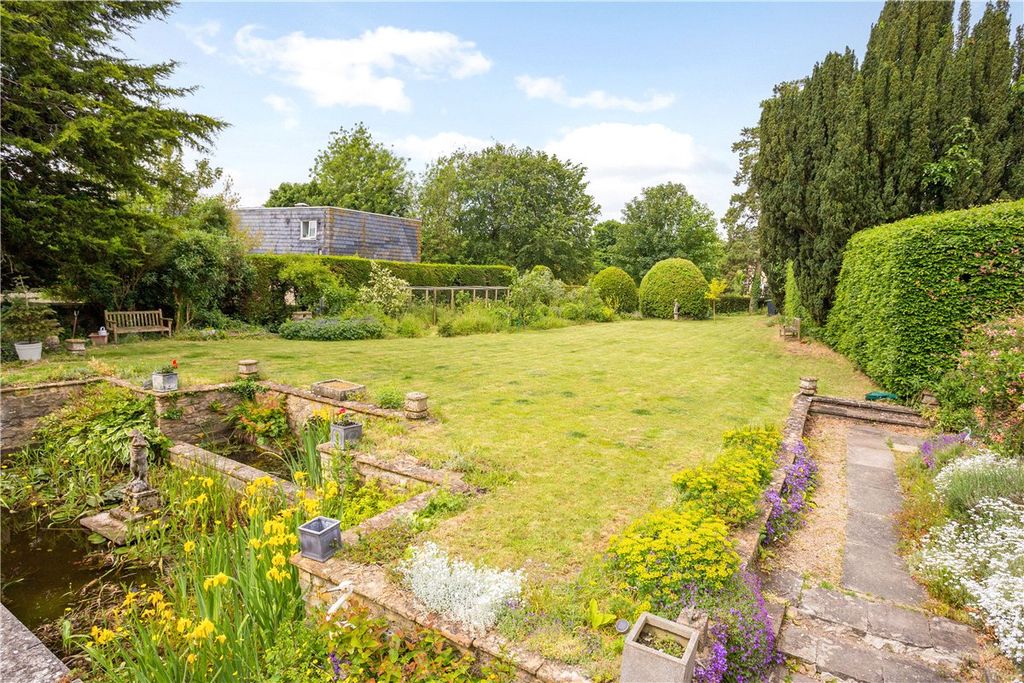 Property photo 3 of 23 Garden