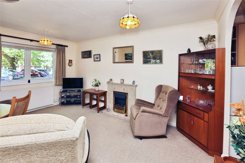 Property photo 3 of 27 Living Room