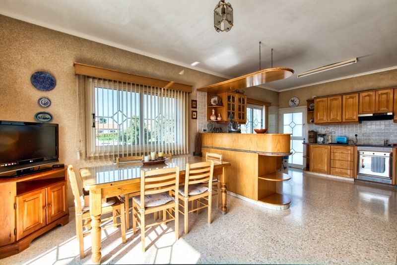 Property photo 2 of 26 Kitchen Dining Area