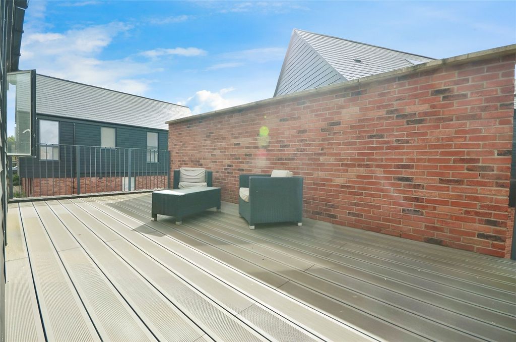 Property photo 3 of 15 Balcony