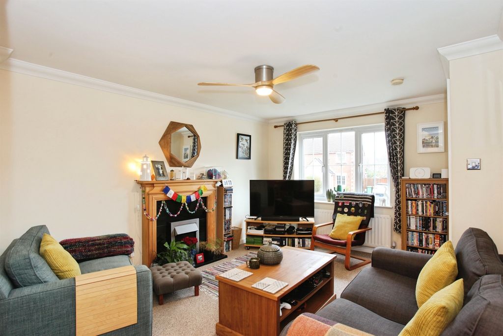 Property photo 2 of 20