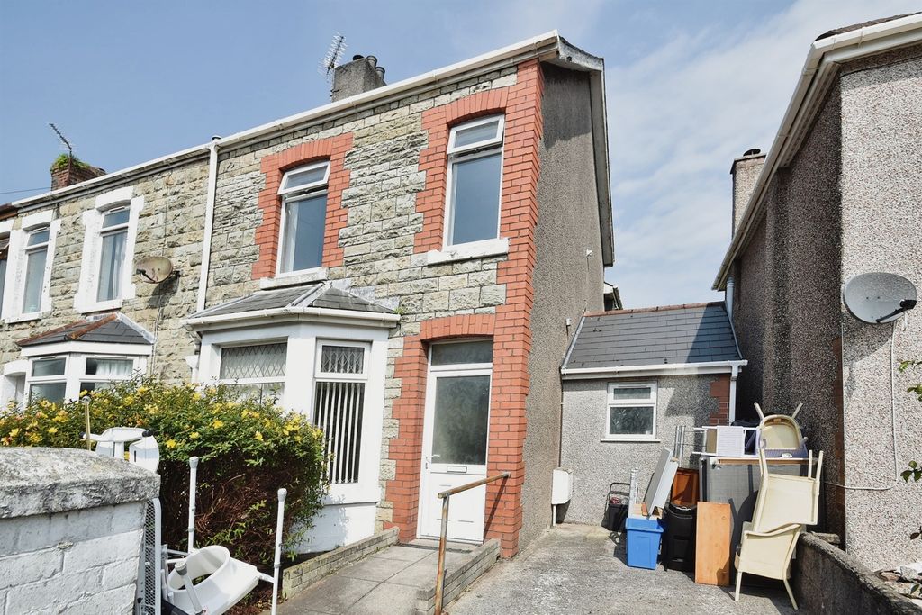 Property photo 2 of 13