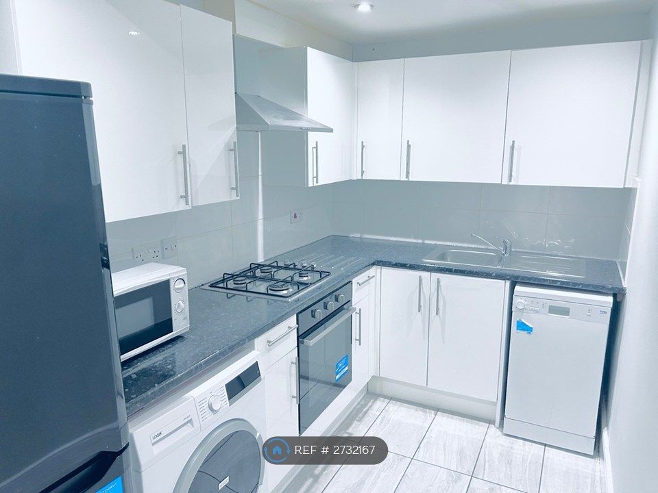 Property photo 3 of 9 Kitchen