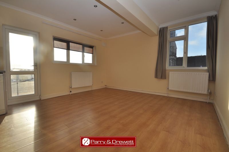 Property photo 2 of 6 Photo 5